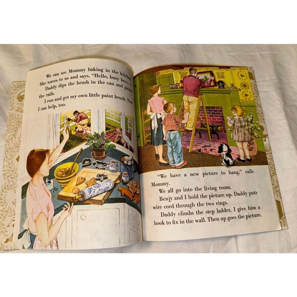 Little Golden Book : We Help Daddy Mini Stein HC 1962 305-51 - Picture 8 of 11